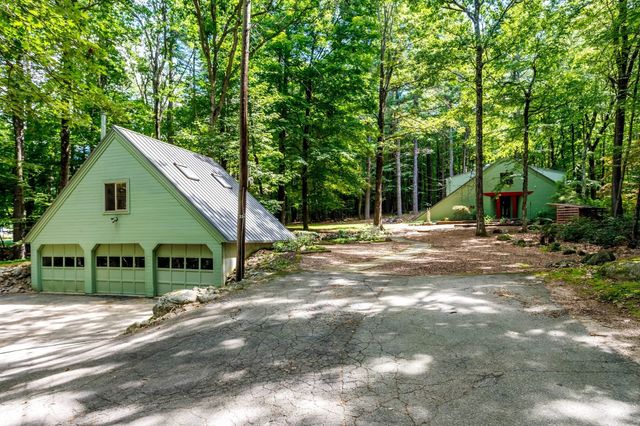 23-25 Hog Hill Rd, Pepperell, MA 01463