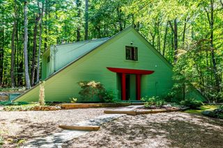 23-25 Hog Hill Rd, Pepperell, MA 01463