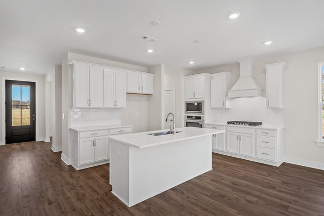 1408 Charles Dr, Chapel Hill, TN 37034