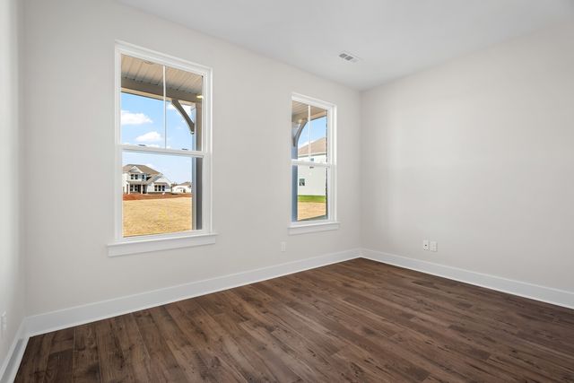 1408 Charles Dr, Chapel Hill, TN 37034