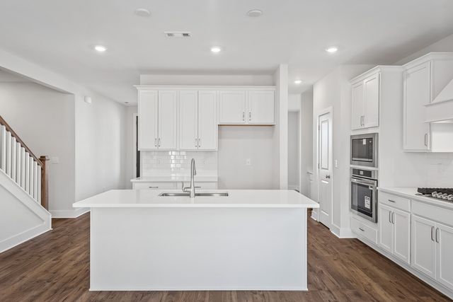 1408 Charles Dr, Chapel Hill, TN 37034