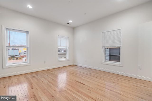 2307 18TH ST NW, Washington, DC 20009