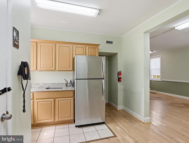 4405 LEEDS AVE, Baltimore, MD 21229