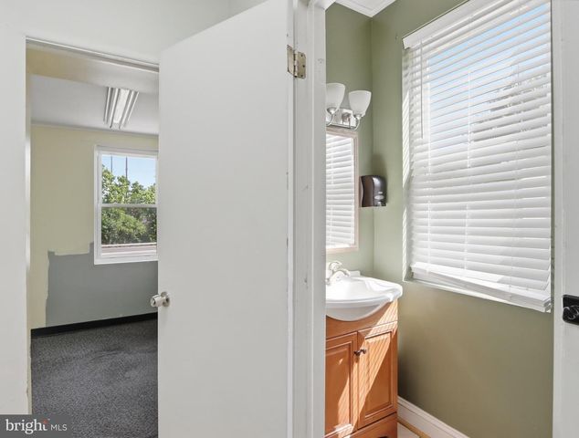 4405 LEEDS AVE, Baltimore, MD 21229