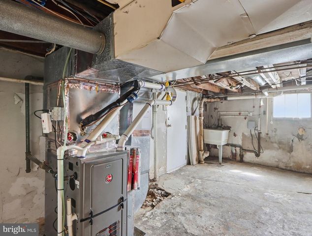 4405 LEEDS AVE, Baltimore, MD 21229