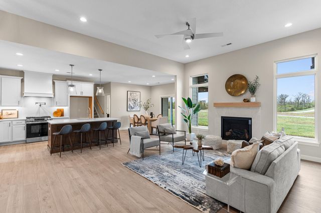 2908 GENESIS DR, Columbia, MO 65201