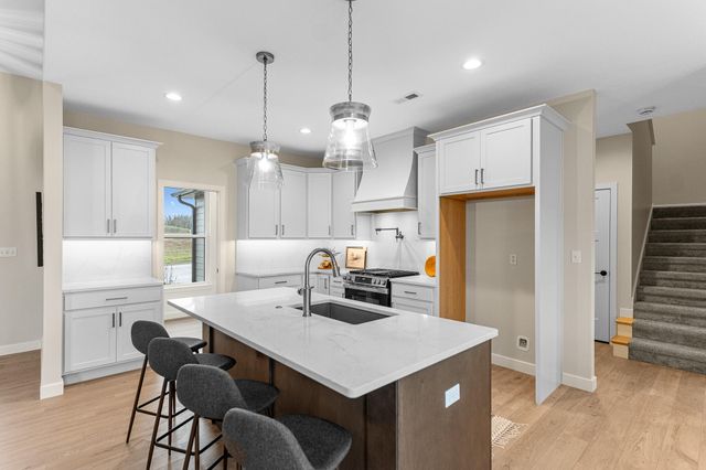 2908 GENESIS DR, Columbia, MO 65201