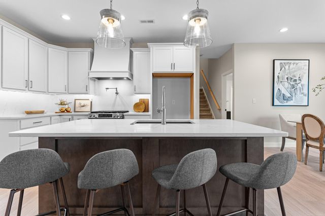 2908 GENESIS DR, Columbia, MO 65201