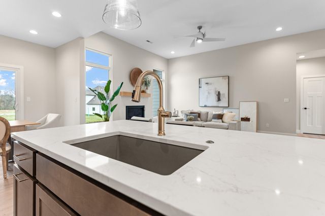 2908 GENESIS DR, Columbia, MO 65201