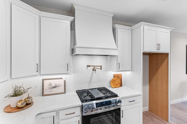2908 GENESIS DR, Columbia, MO 65201