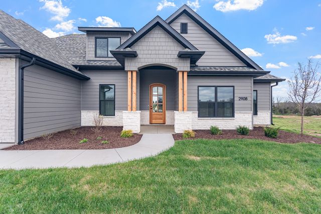 2908 GENESIS DR, Columbia, MO 65201