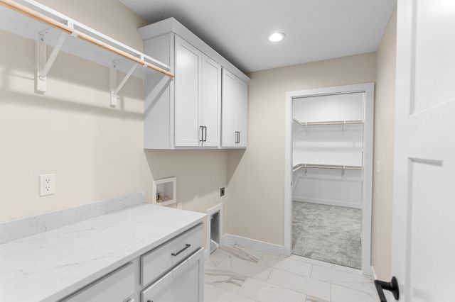 2908 GENESIS DR, Columbia, MO 65201