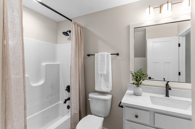 2908 GENESIS DR, Columbia, MO 65201