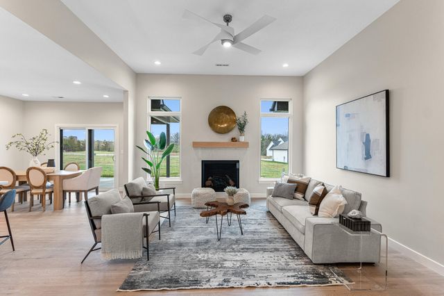2908 GENESIS DR, Columbia, MO 65201