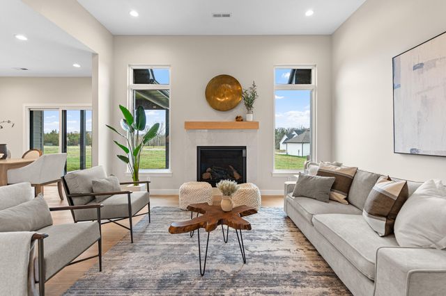 2908 GENESIS DR, Columbia, MO 65201