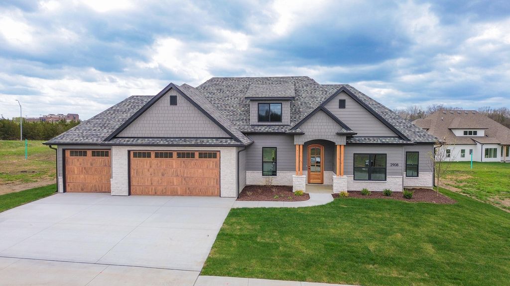 2908 GENESIS DR, Columbia, MO 65201