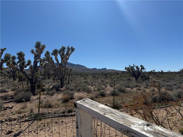 18516 N Squaw Drive, Dolan Springs, AZ 86441