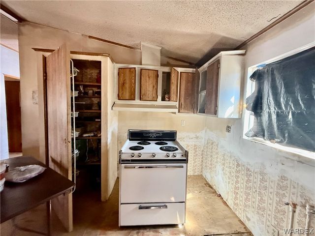 18516 N Squaw Drive, Dolan Springs, AZ 86441