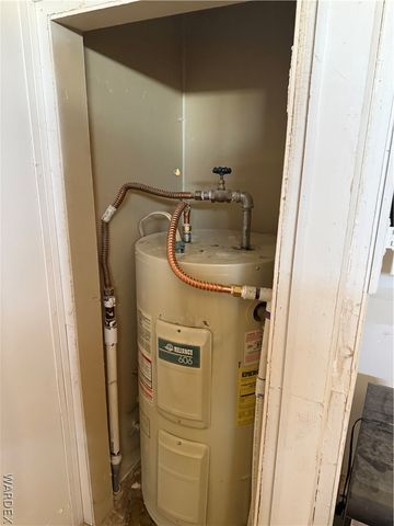 18516 N Squaw Drive, Dolan Springs, AZ 86441