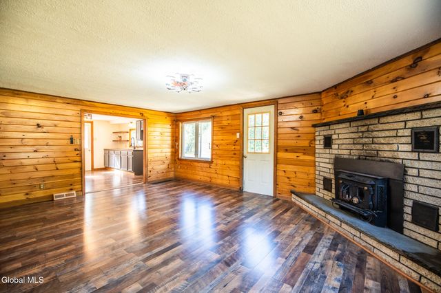 1728 N Shore Road, Day, NY 12835