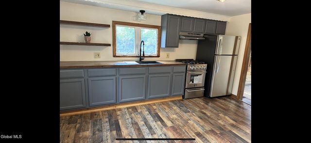 1728 N Shore Road, Day, NY 12835