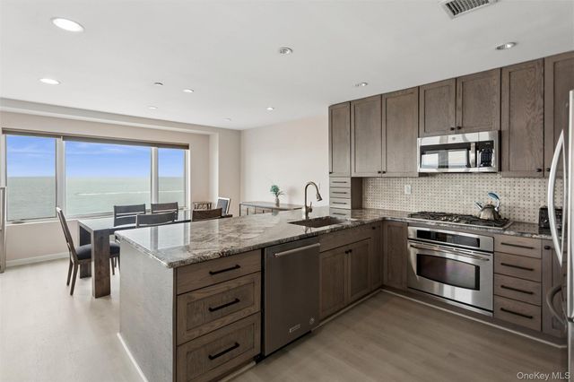 260 W Broadway 7A, Long Beach, NY 11561