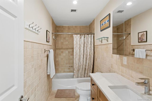 260 W Broadway 7A, Long Beach, NY 11561