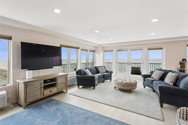 260 W Broadway 7A, Long Beach, NY 11561