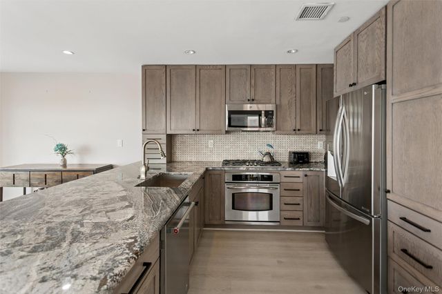 260 W Broadway 7A, Long Beach, NY 11561