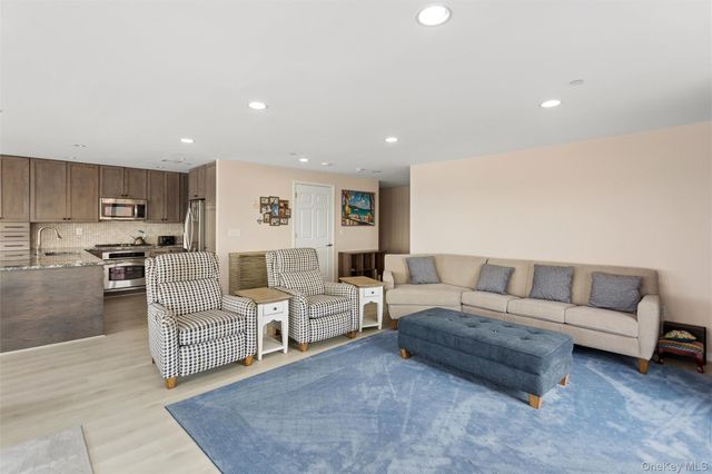 260 W Broadway 7A, Long Beach, NY 11561