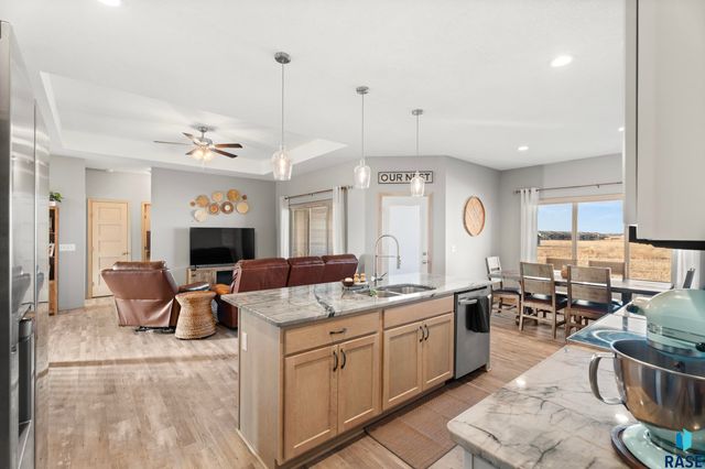 2309 S Sadie Ave Avenue, Sioux Falls, SD 57106