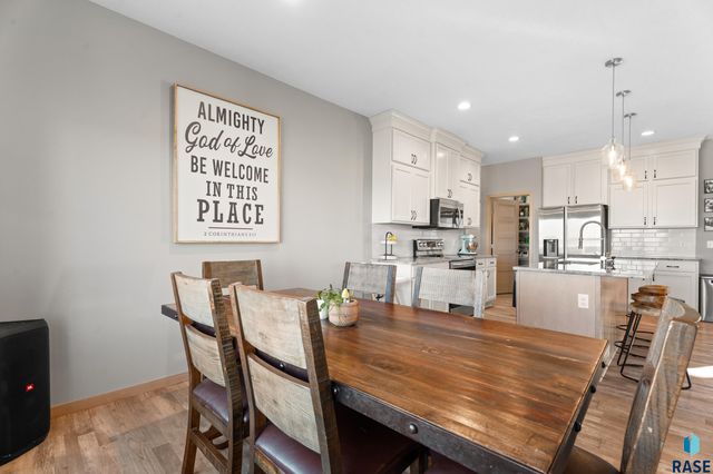 2309 S Sadie Ave Avenue, Sioux Falls, SD 57106