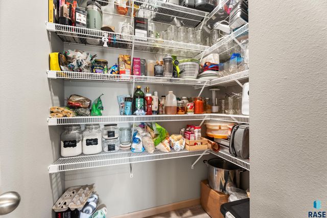 2309 S Sadie Ave Avenue, Sioux Falls, SD 57106