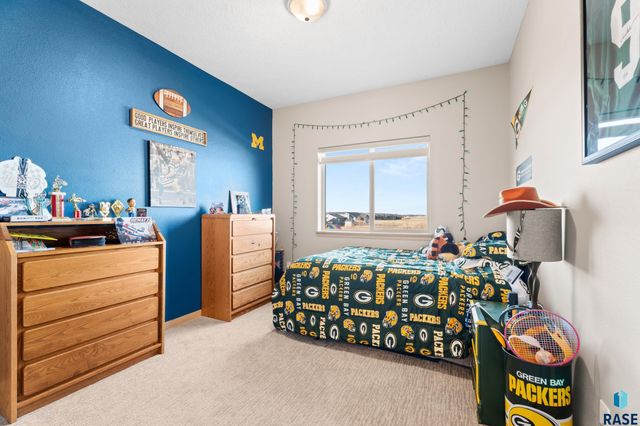 2309 S Sadie Ave Avenue, Sioux Falls, SD 57106