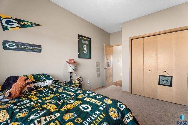 2309 S Sadie Ave Avenue, Sioux Falls, SD 57106