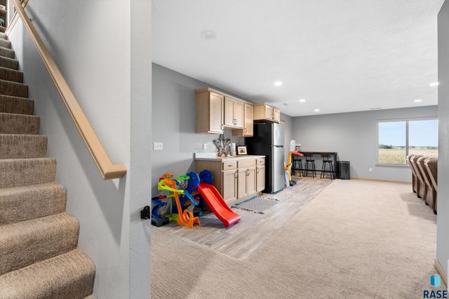 2309 S Sadie Ave Avenue, Sioux Falls, SD 57106