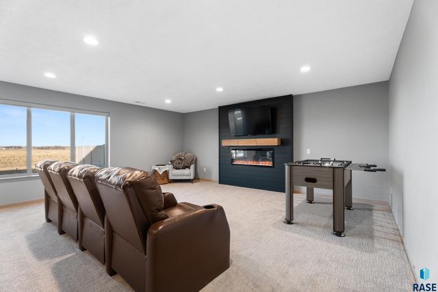 2309 S Sadie Ave Avenue, Sioux Falls, SD 57106