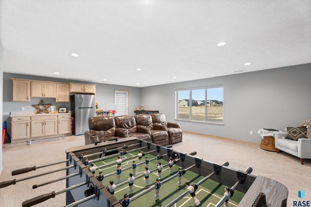 2309 S Sadie Ave Avenue, Sioux Falls, SD 57106