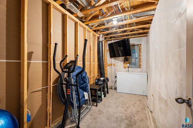 2309 S Sadie Ave Avenue, Sioux Falls, SD 57106