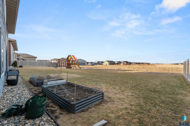 2309 S Sadie Ave Avenue, Sioux Falls, SD 57106