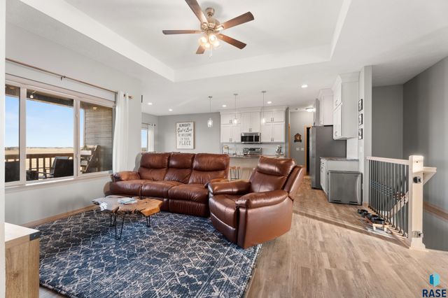 2309 S Sadie Ave Avenue, Sioux Falls, SD 57106