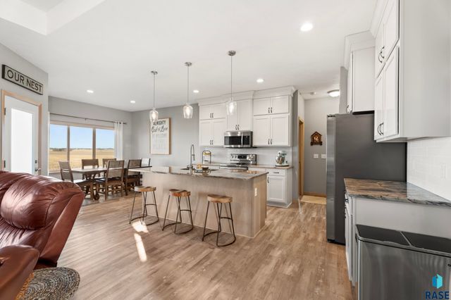 2309 S Sadie Ave Avenue, Sioux Falls, SD 57106