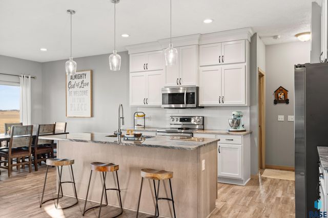 2309 S Sadie Ave Avenue, Sioux Falls, SD 57106