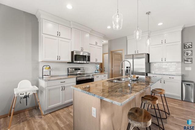 2309 S Sadie Ave Avenue, Sioux Falls, SD 57106