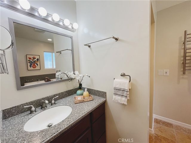 13208 Hansworth Ave, Hawthorne, CA 90250