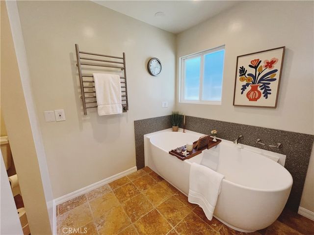 13208 Hansworth Ave, Hawthorne, CA 90250