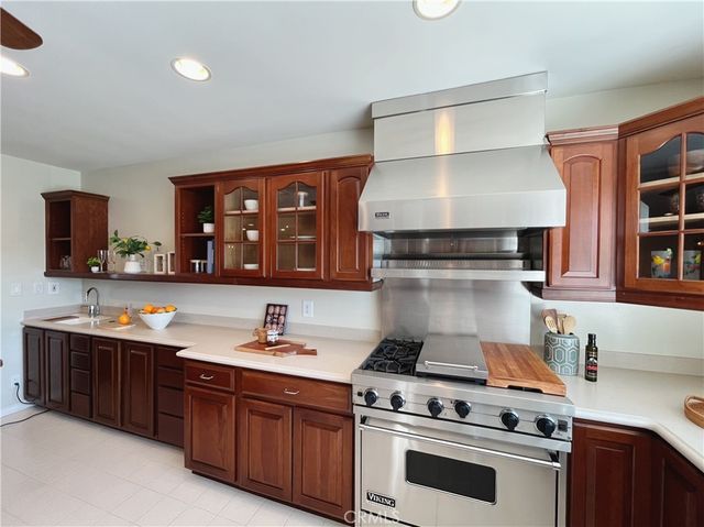 13208 Hansworth Ave, Hawthorne, CA 90250