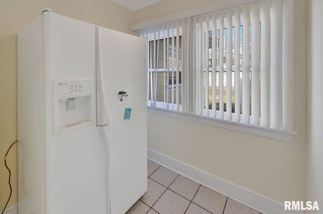 2601 W KENWOOD Avenue, West Peoria, IL 61604