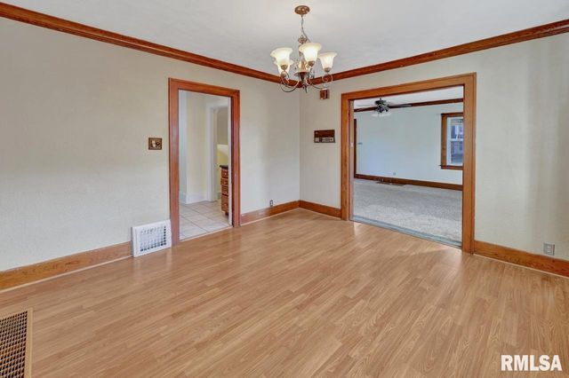 2601 W KENWOOD Avenue, West Peoria, IL 61604