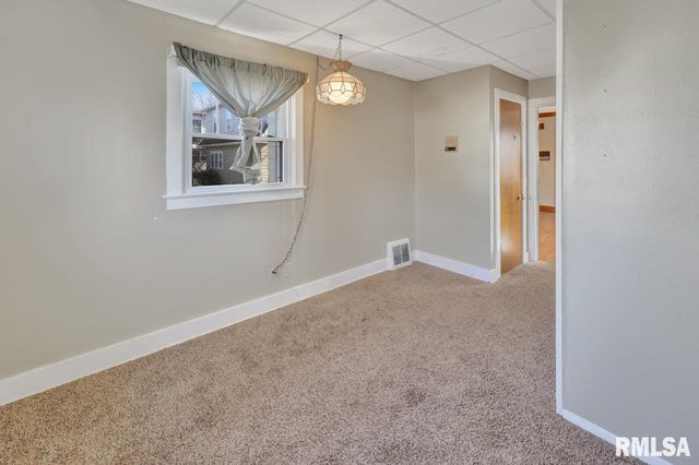 2601 W KENWOOD Avenue, West Peoria, IL 61604